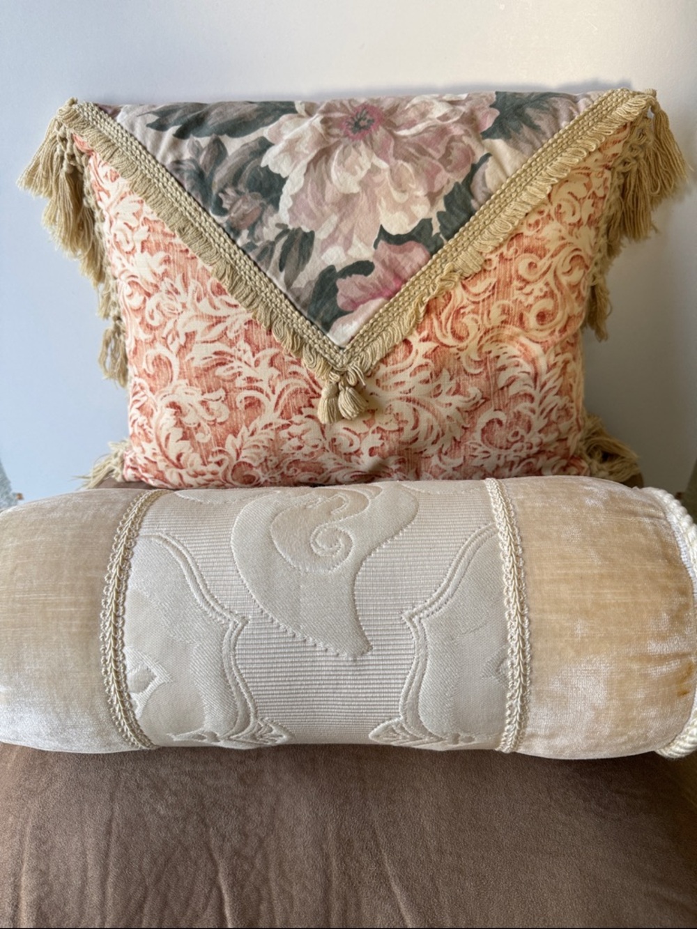 Bundle of two Decorative Floral & Damask Throw Pillow Set in Pink and Cream